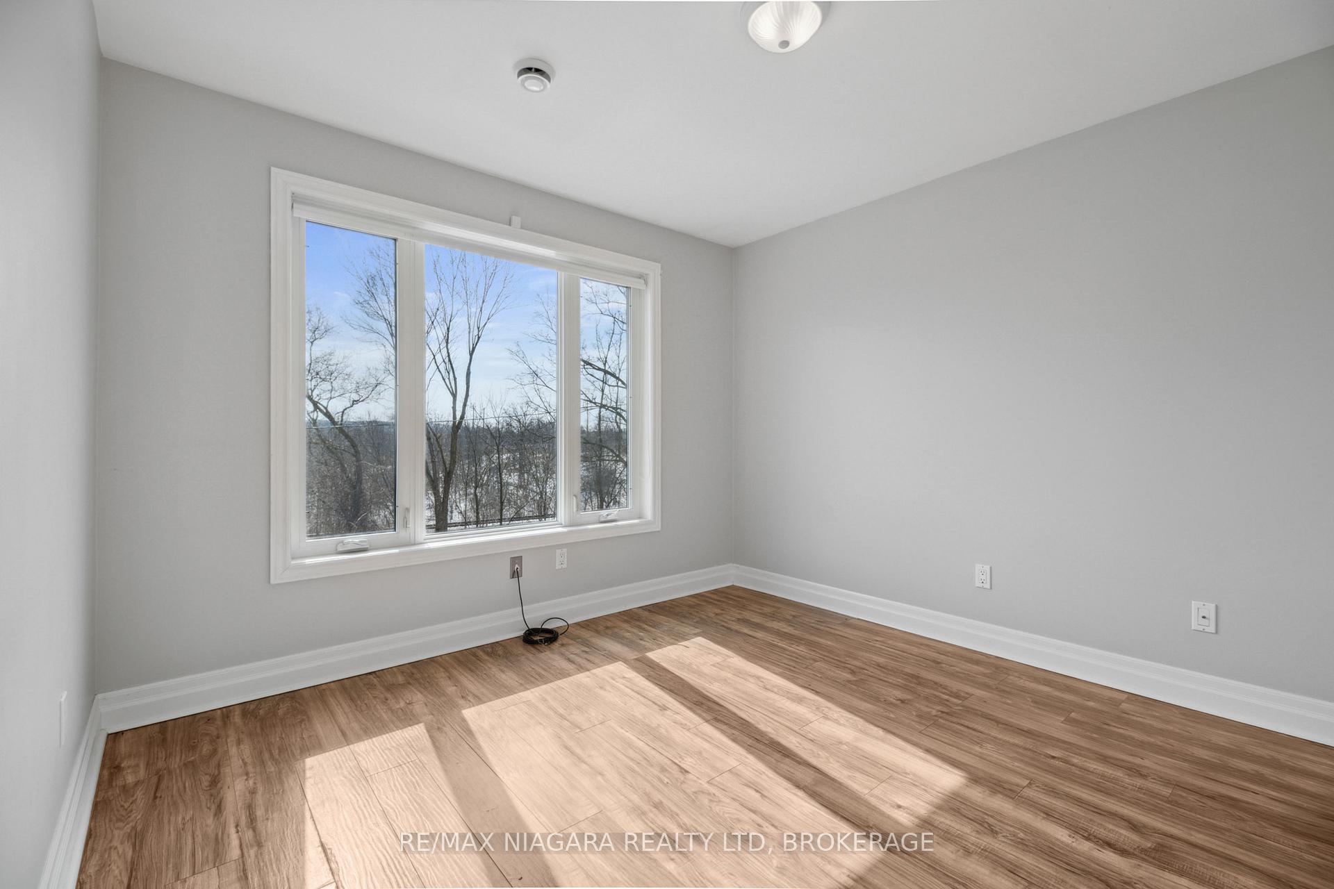 Photo 12 of 14 Cliff Road, St. Catharines, Old Glenridge — HOMEH