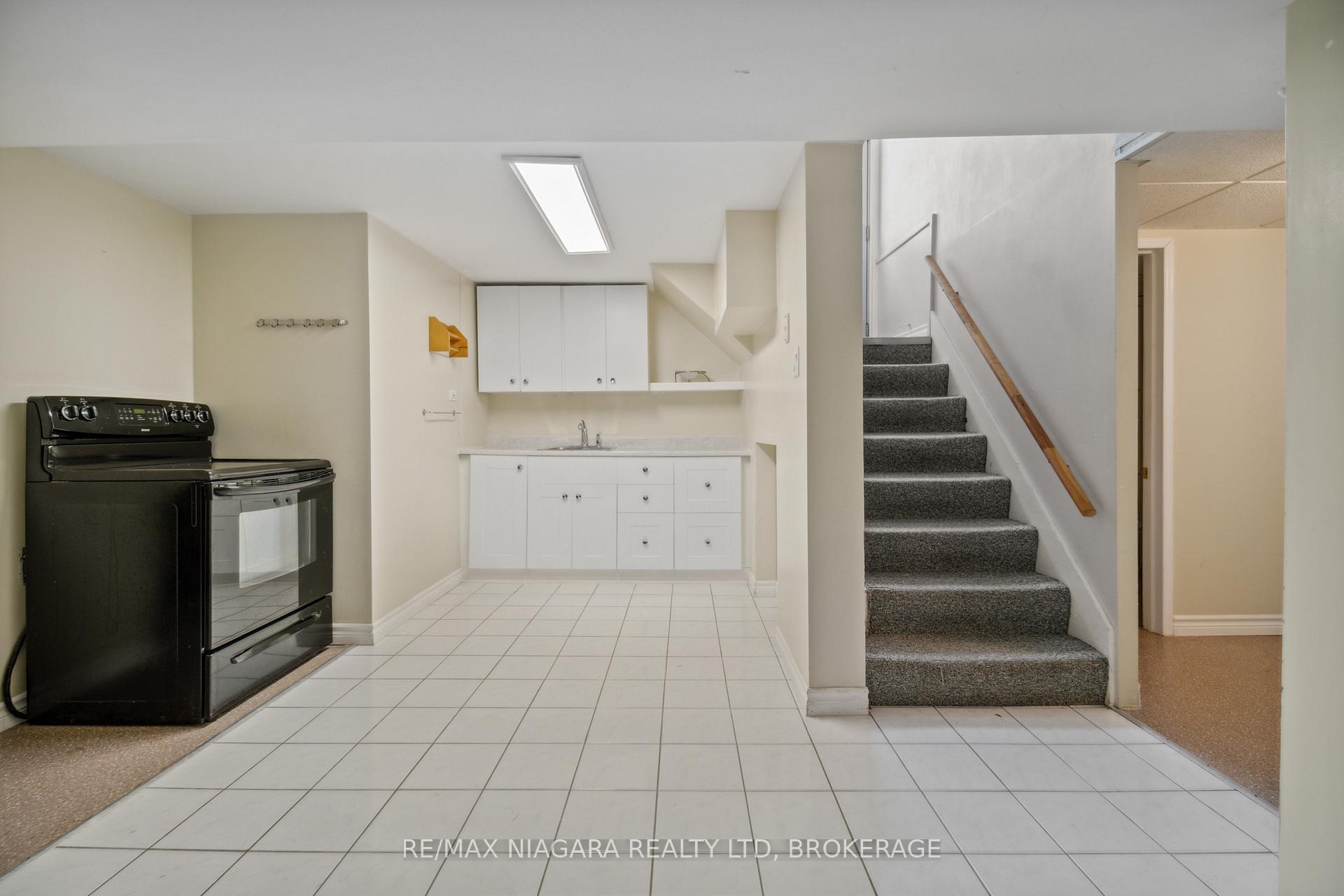 Photo 17 of 14 Cliff Road, St. Catharines, Old Glenridge — HOMEH