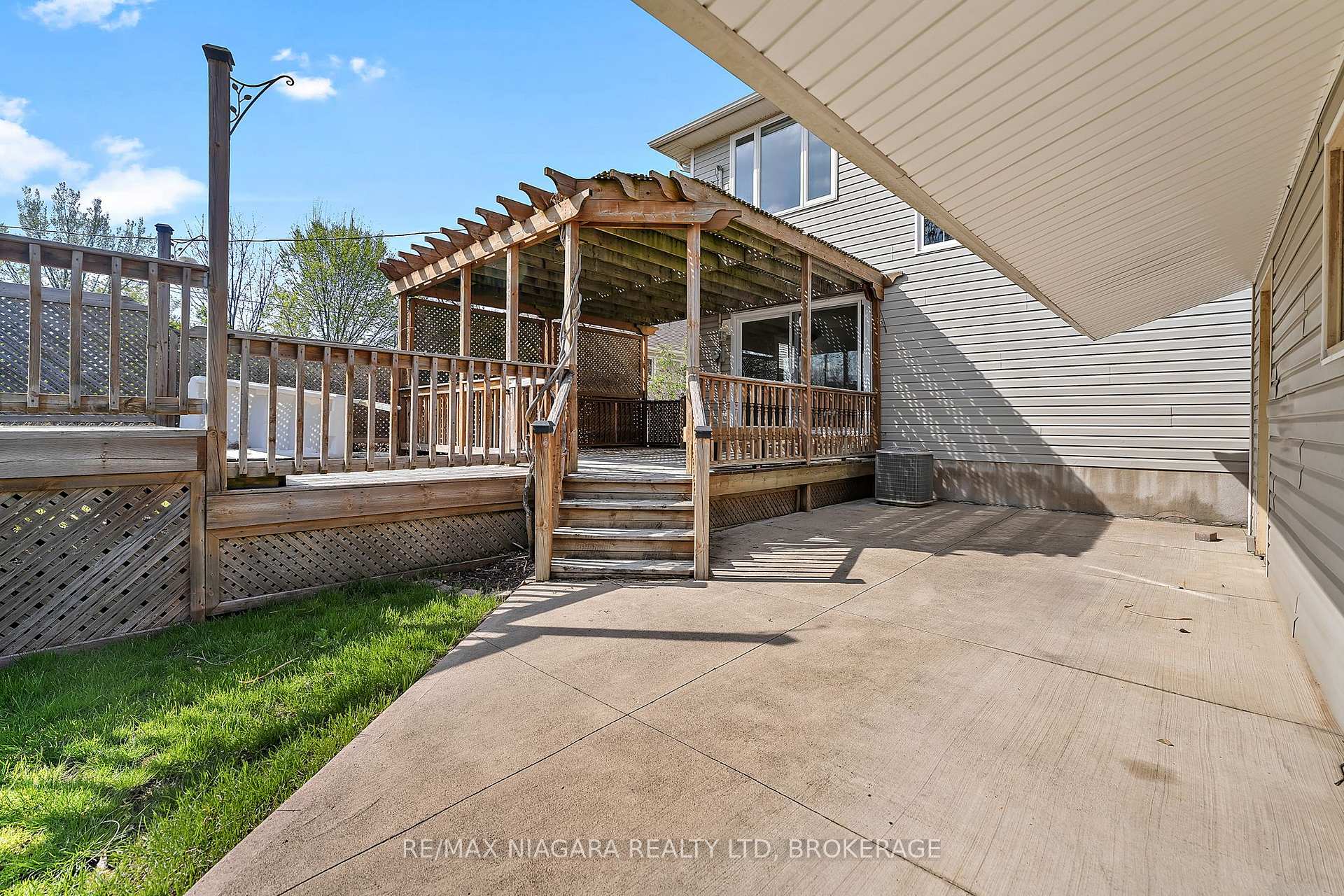 Photo 35 of 14 Cliff Road, St. Catharines, Old Glenridge — HOMEH