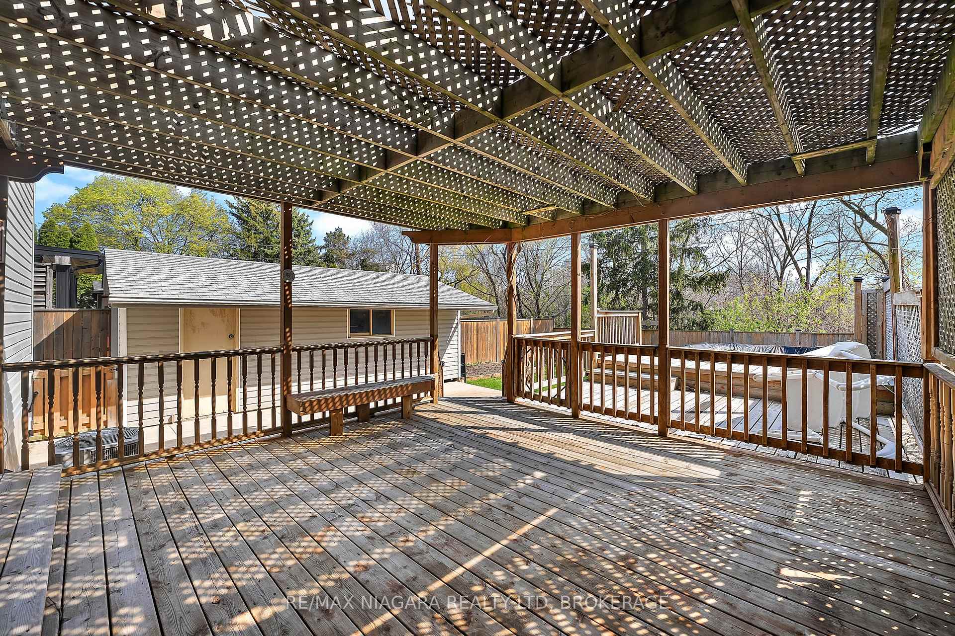 Photo 31 of 14 Cliff Road, St. Catharines, Old Glenridge — HOMEH