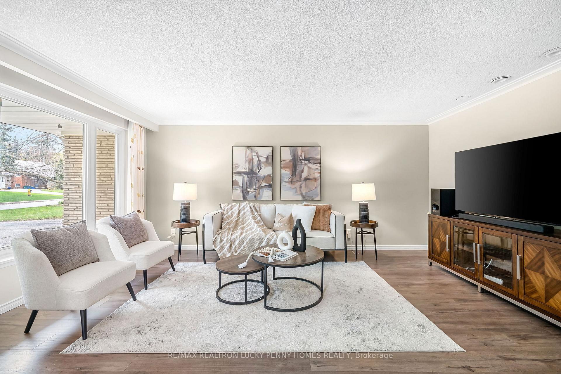 Photo 2 of 10 Gladiator Road, Markham, Bullock — HOMEH