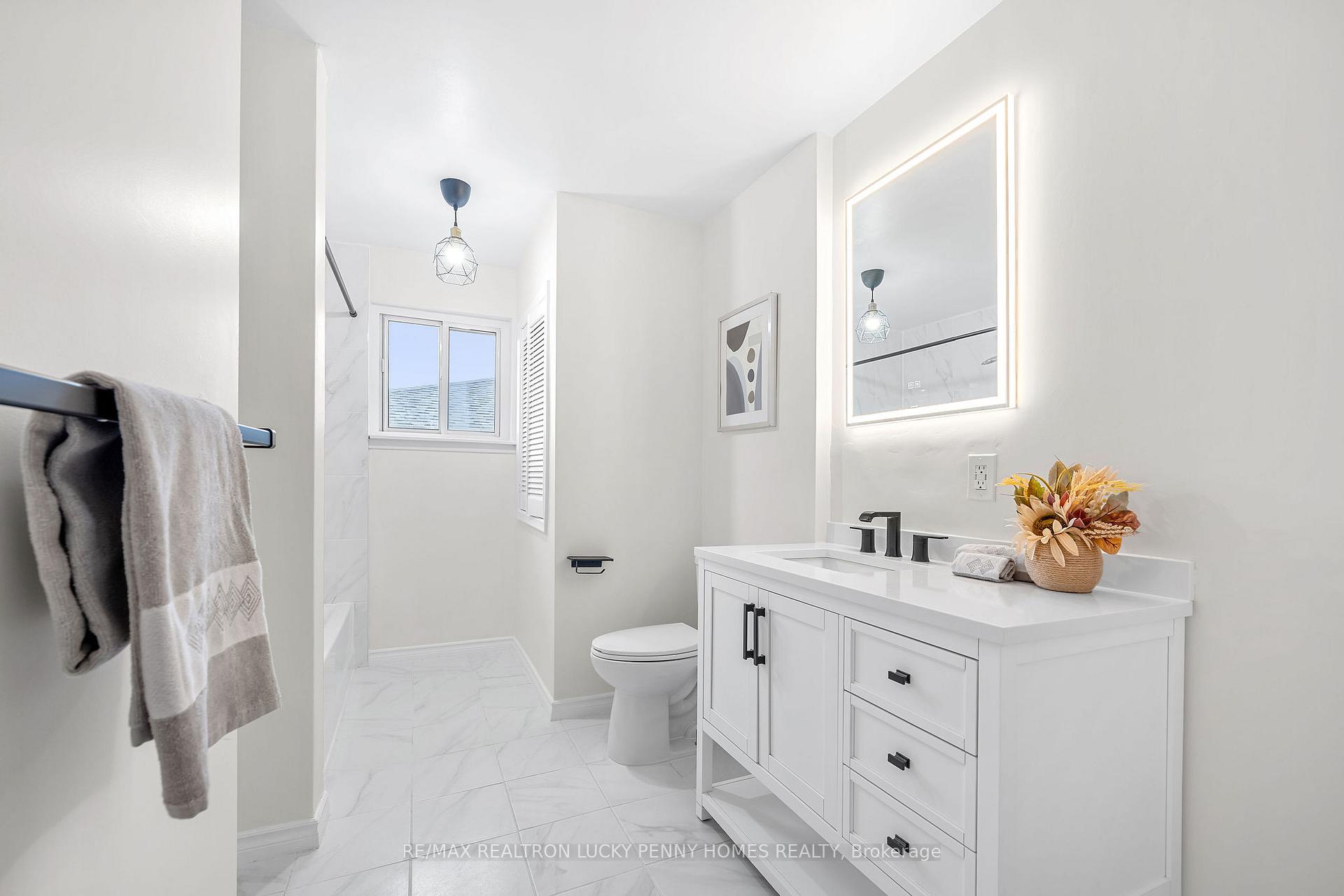 Photo 4 of 10 Gladiator Road, Markham, Bullock — HOMEH