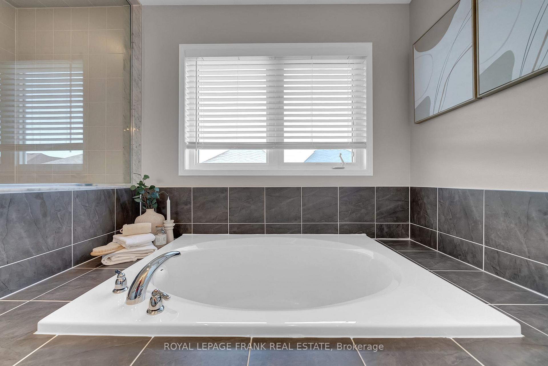 Photo 17 of 23 Jack Roach Street, Clarington, Bowmanville — HOMEH
