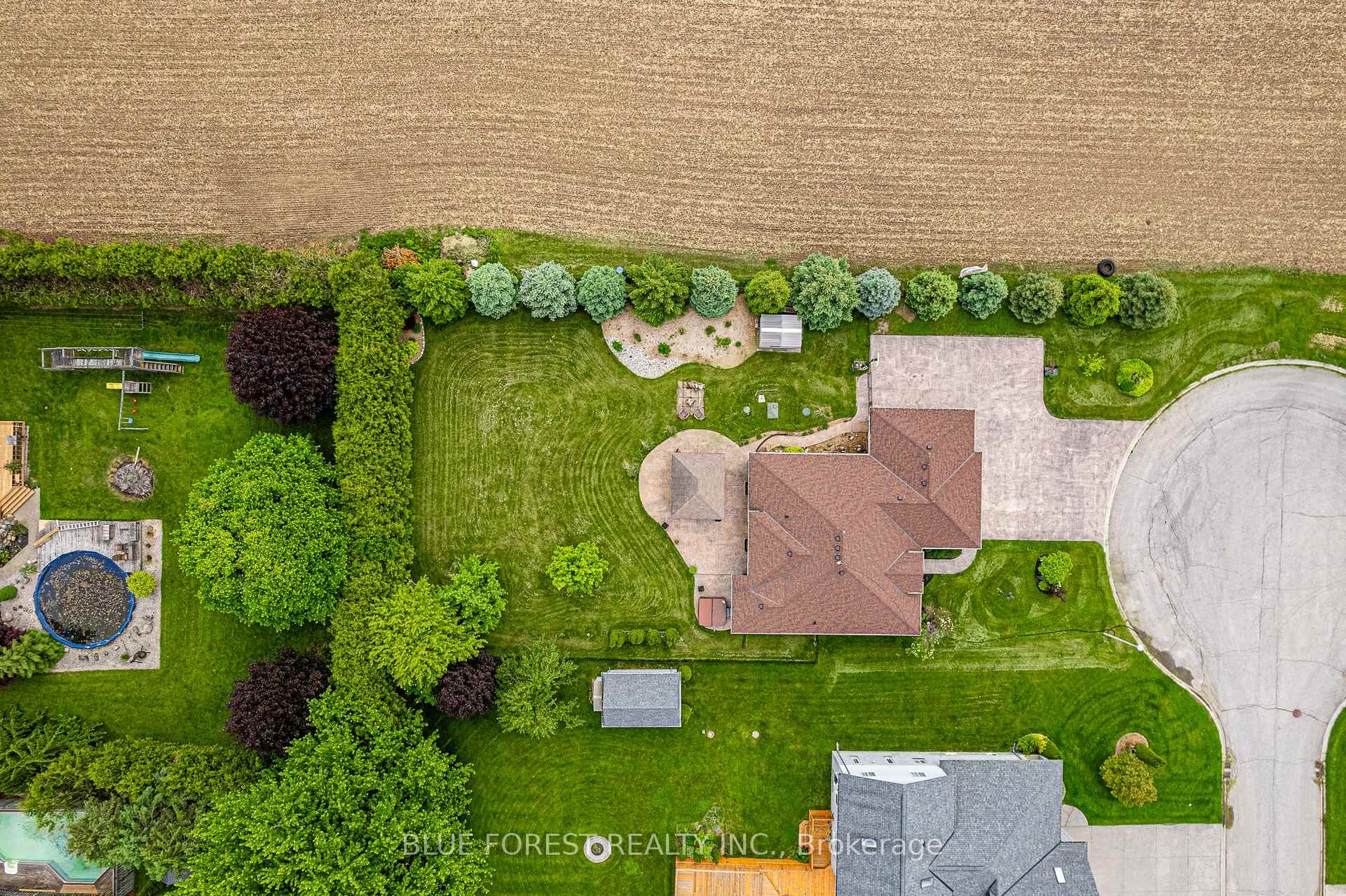 Photo 36 of 48 Hillview Drive, Thames Centre, Mossley — HOMEH