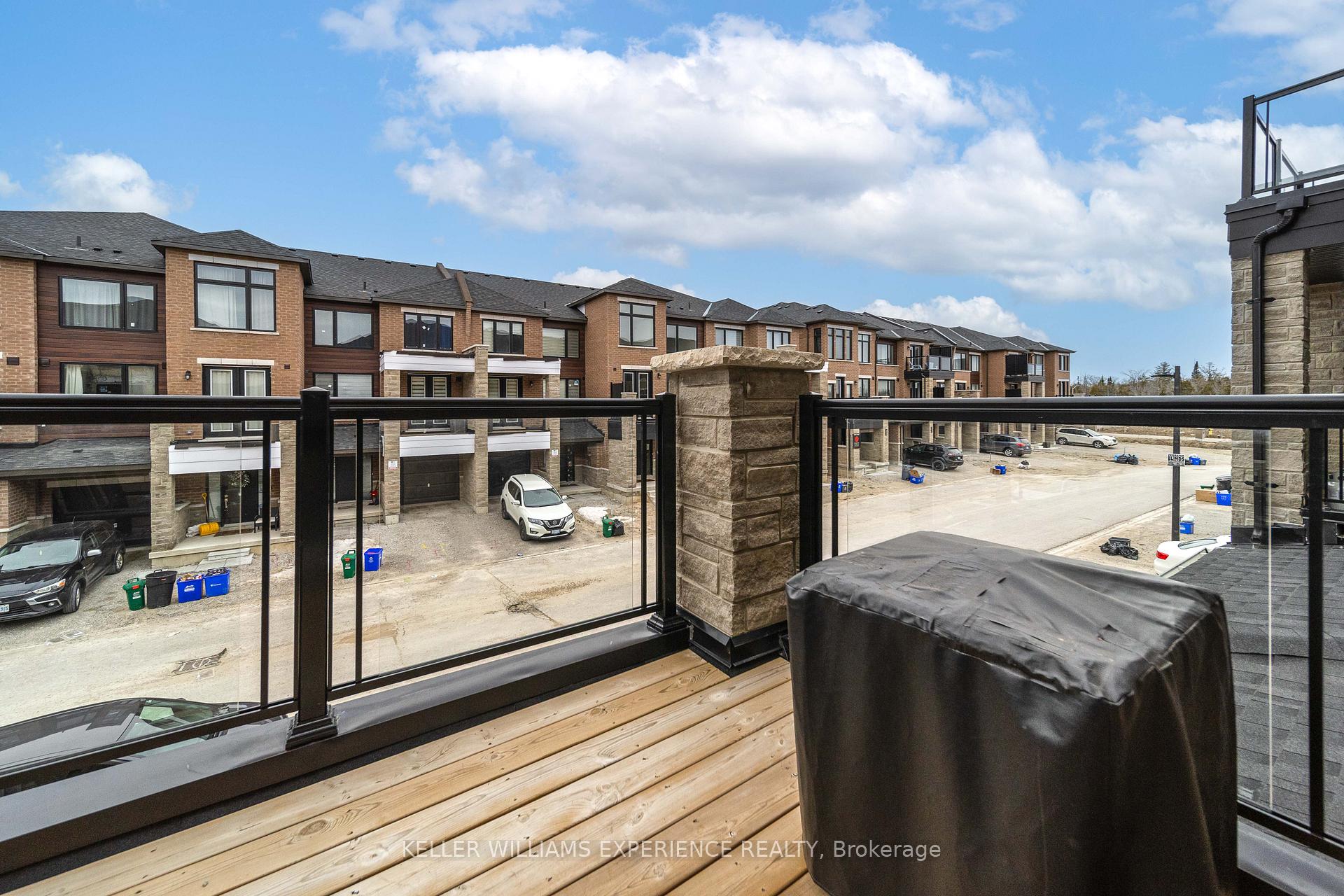 Photo 20 of 18 Red Maple Lane, Barrie, Innis-Shore — HOMEH