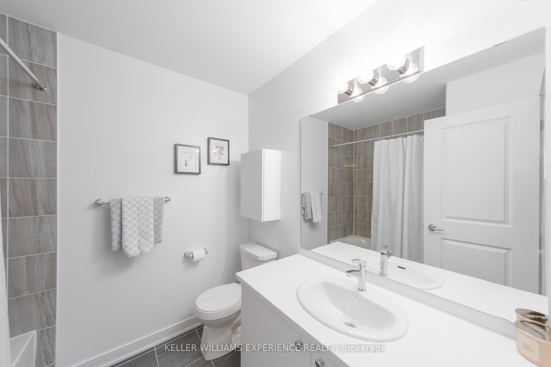 Photo 11 of 18 Red Maple Lane, Barrie, Innis-Shore — HOMEH