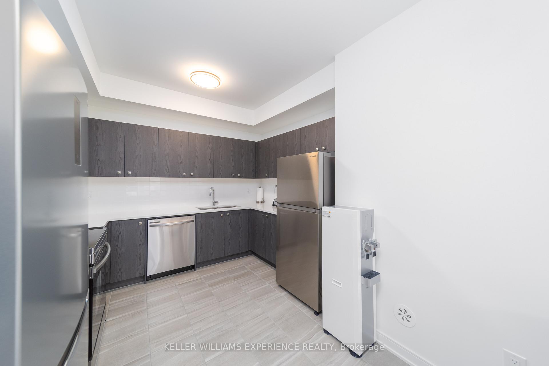 Photo 16 of 18 Red Maple Lane, Barrie, Innis-Shore — HOMEH