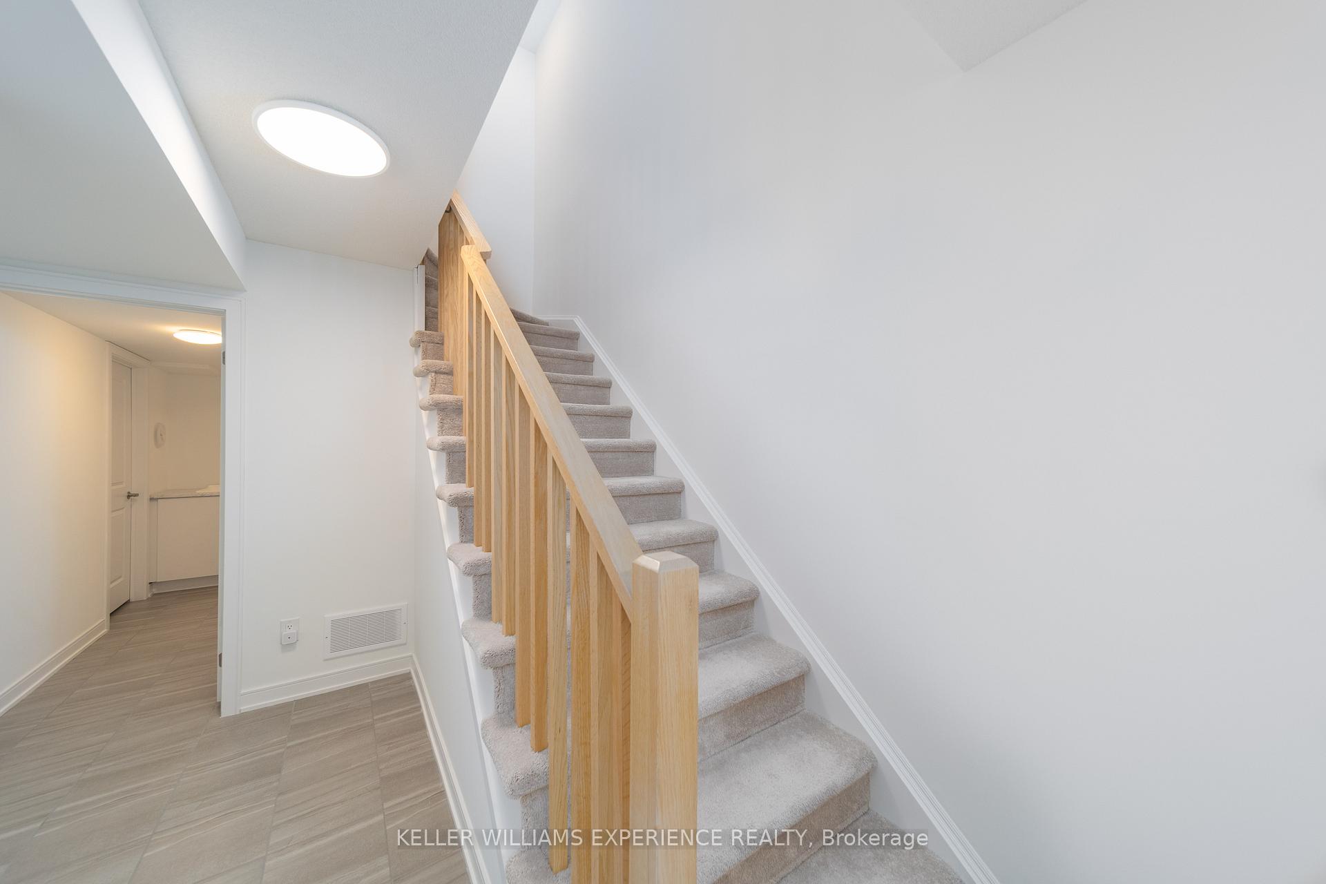 Photo 17 of 18 Red Maple Lane, Barrie, Innis-Shore — HOMEH