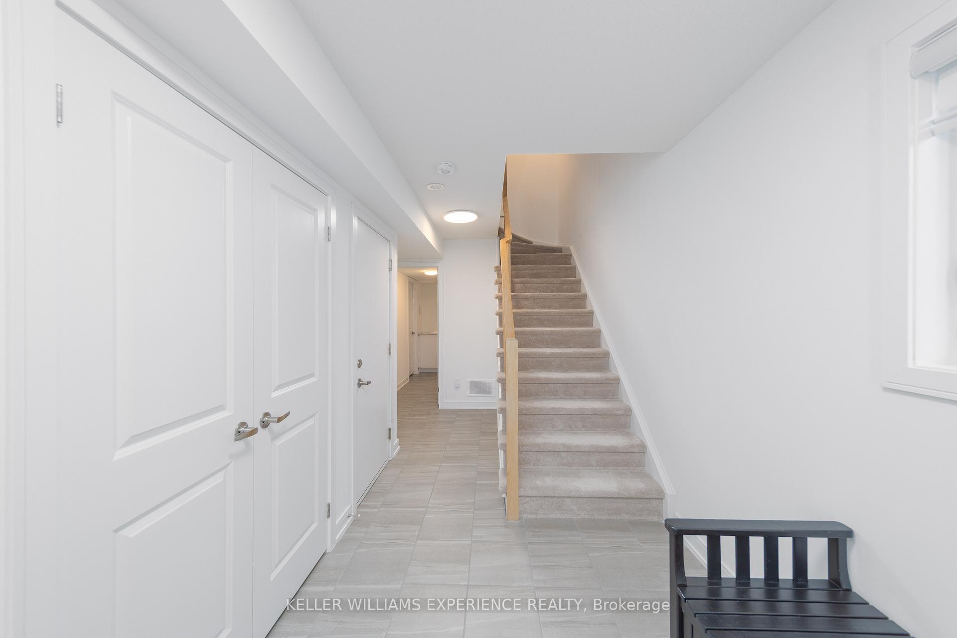 Photo 23 of 18 Red Maple Lane, Barrie, Innis-Shore — HOMEH