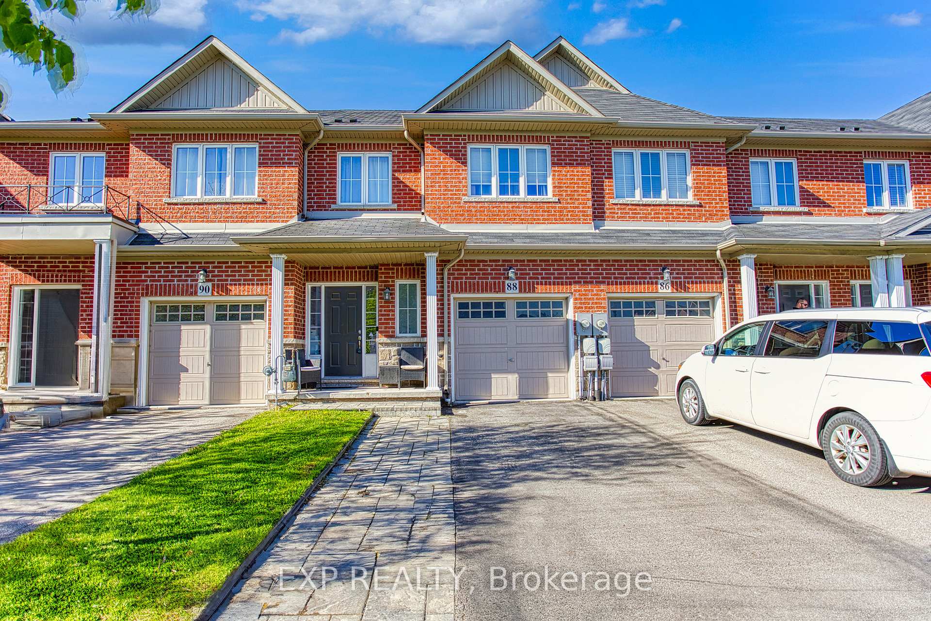 Photo 1 of 88 Palacebeach Trail, Hamilton, Lakeshore — HOMEH