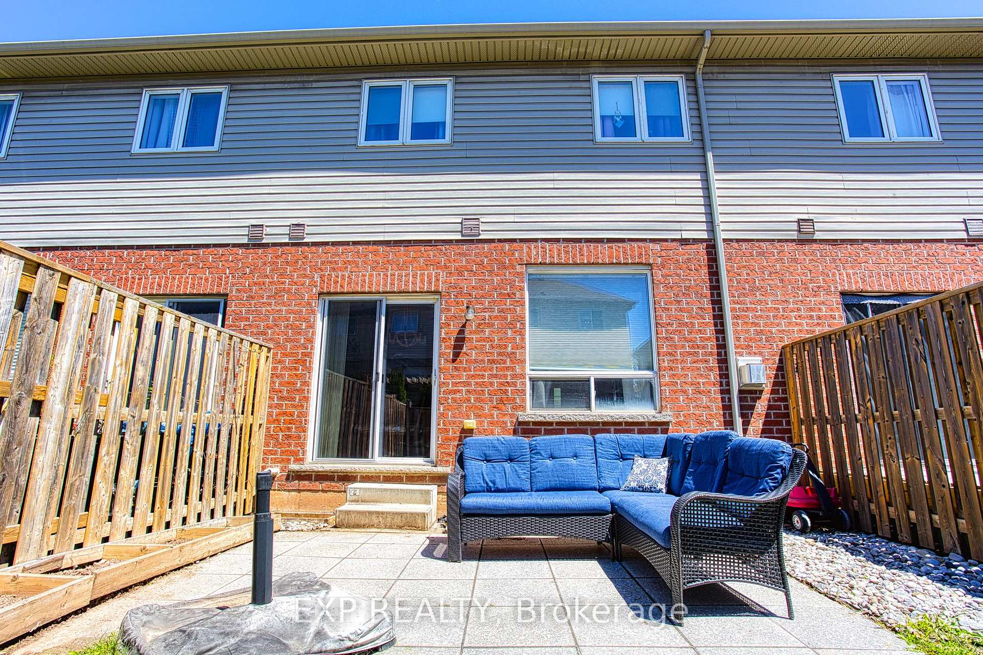 Photo 33 of 88 Palacebeach Trail, Hamilton, Lakeshore — HOMEH