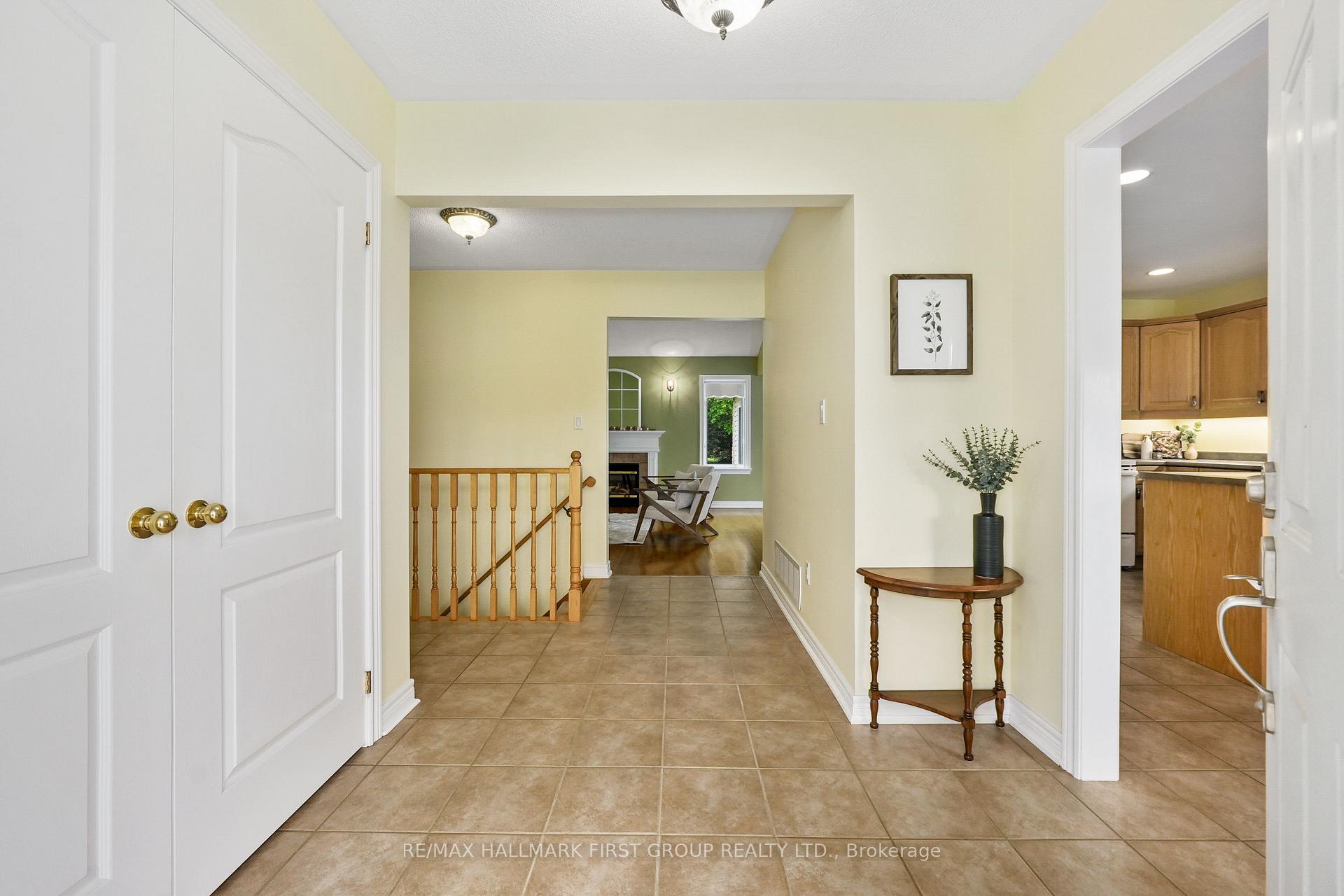 Photo 2 of 5 Ravine Drive, Hamilton Township, Baltimore — HOMEH
