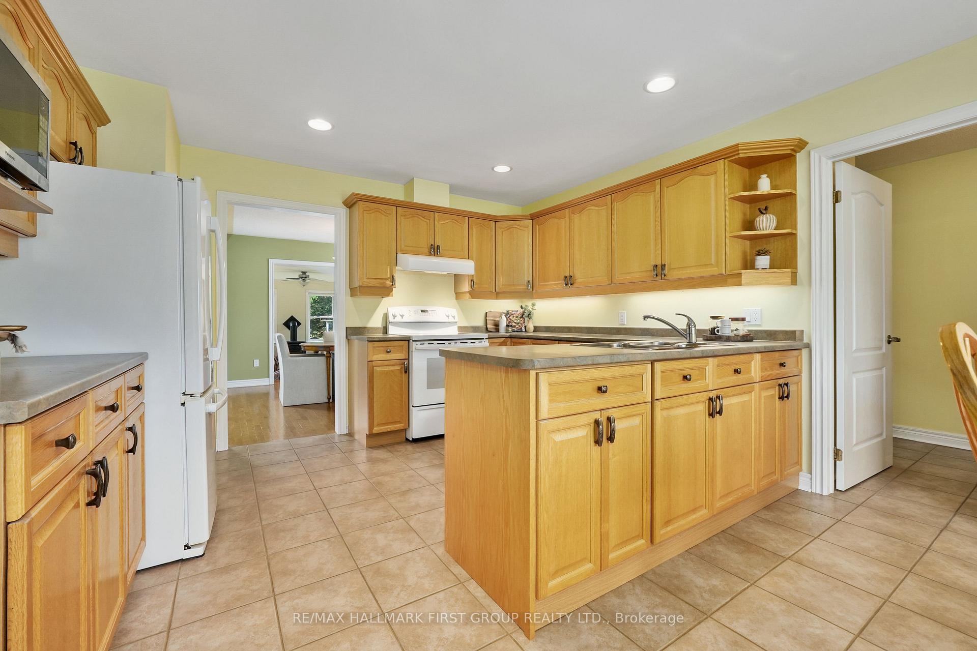 Photo 17 of 5 Ravine Drive, Hamilton Township, Baltimore — HOMEH