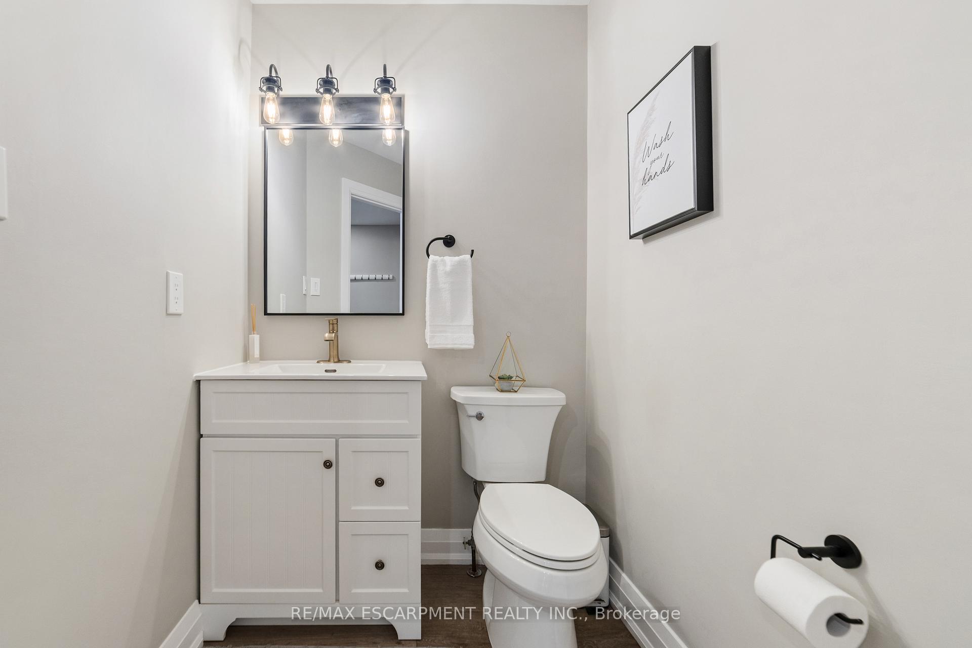 Photo 9 of 35 Garden Drive, Grimsby, Grimsby West — HOMEH