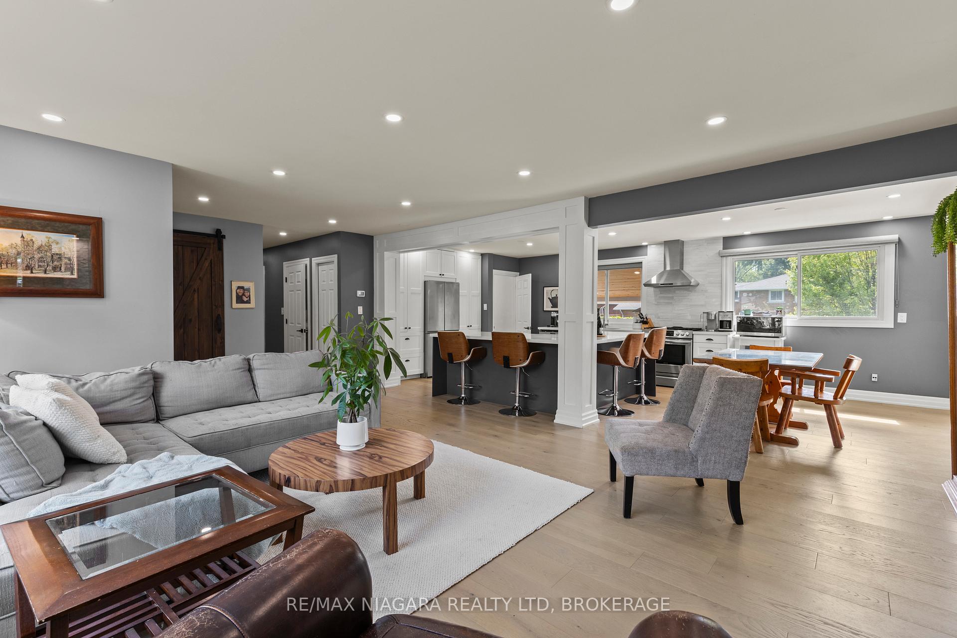 Photo 12 of 643 Vine Street, St. Catharines, Lakeshore — HOMEH