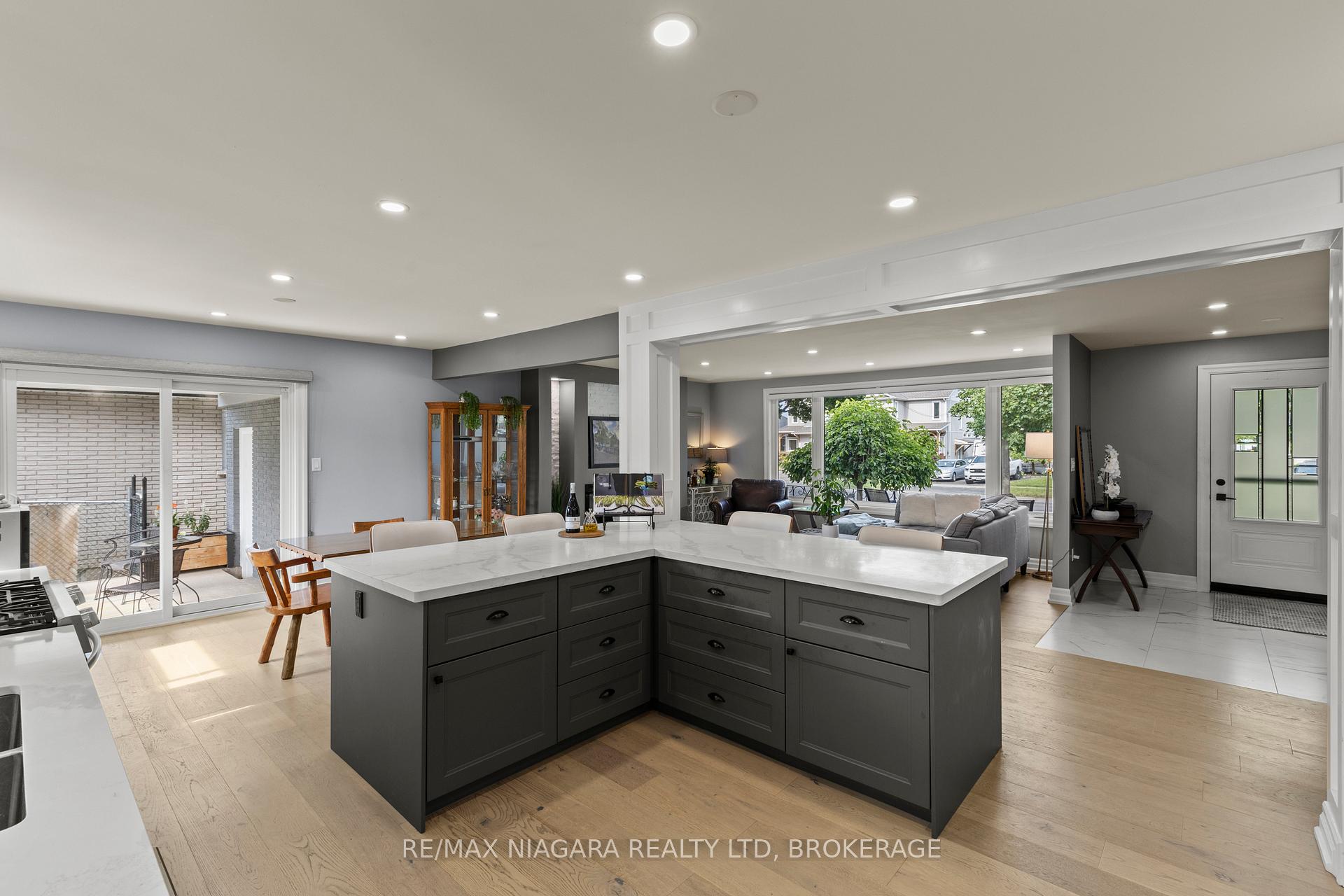 Photo 9 of 643 Vine Street, St. Catharines, Lakeshore — HOMEH