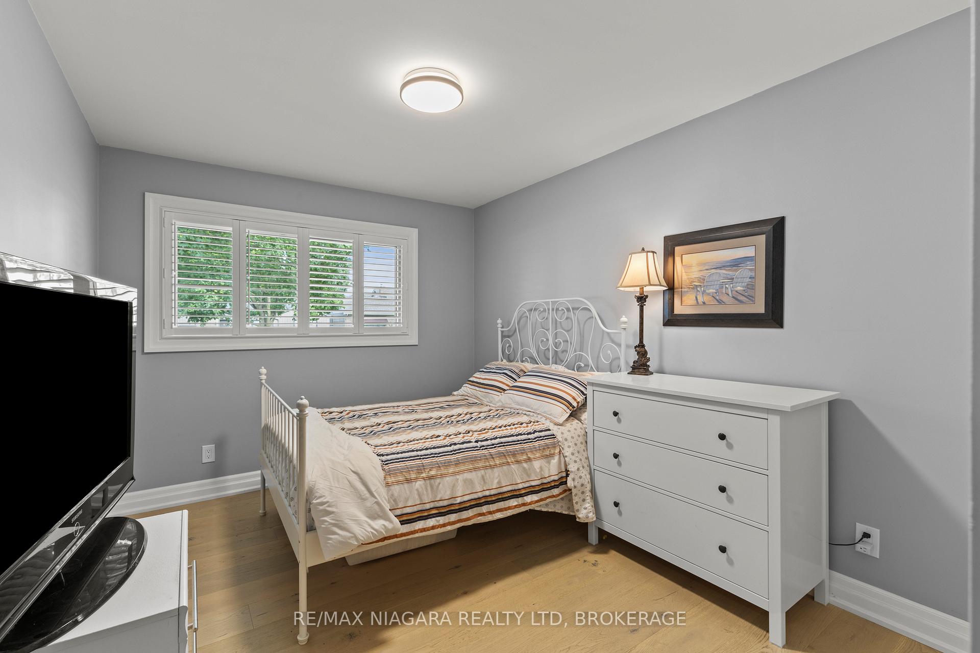 Photo 20 of 643 Vine Street, St. Catharines, Lakeshore — HOMEH