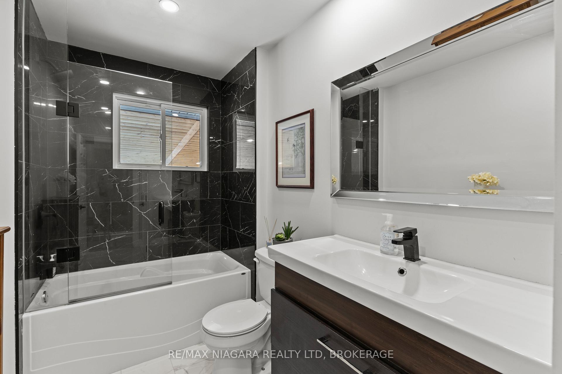 Photo 11 of 643 Vine Street, St. Catharines, Lakeshore — HOMEH