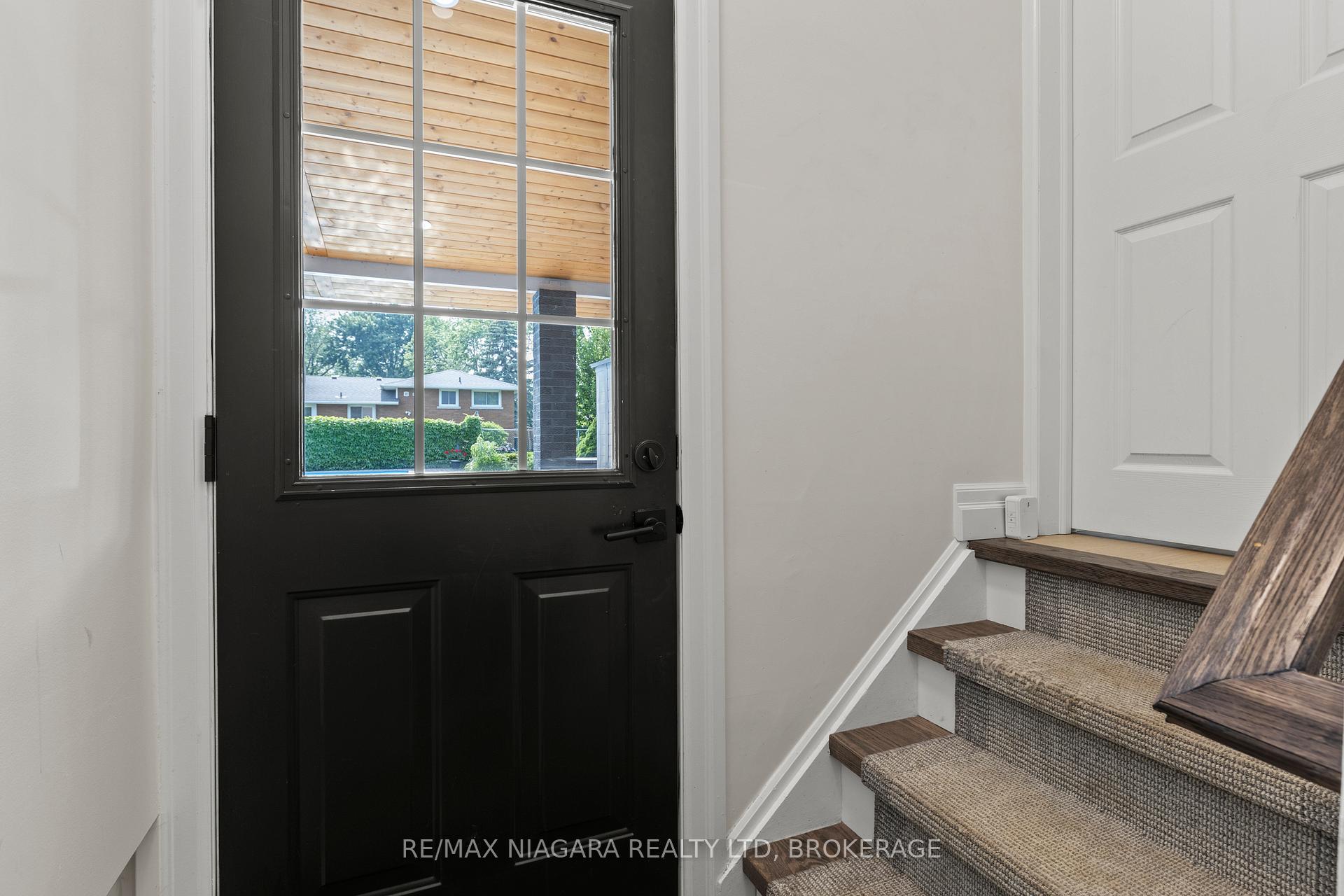 Photo 21 of 643 Vine Street, St. Catharines, Lakeshore — HOMEH