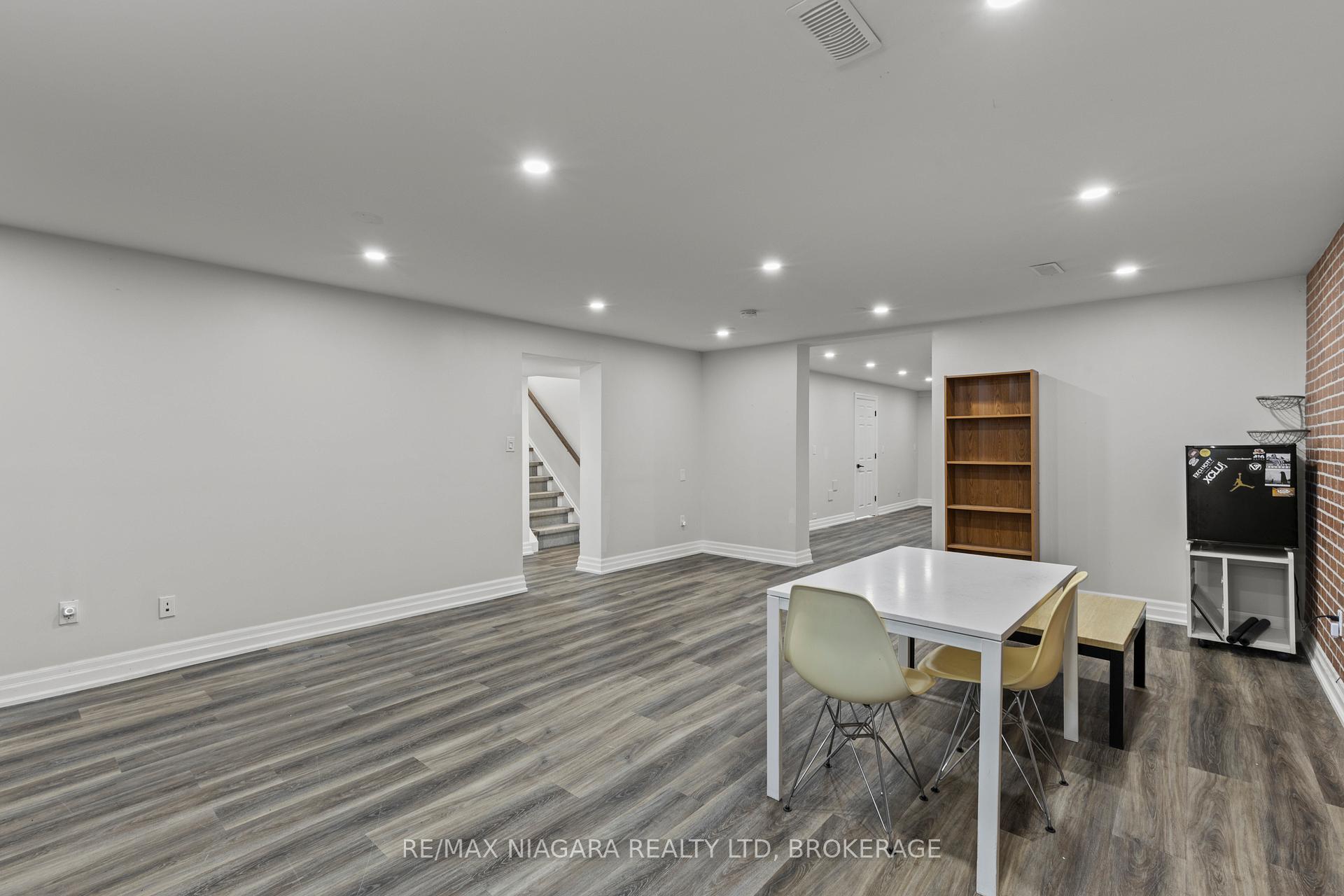 Photo 23 of 643 Vine Street, St. Catharines, Lakeshore — HOMEH