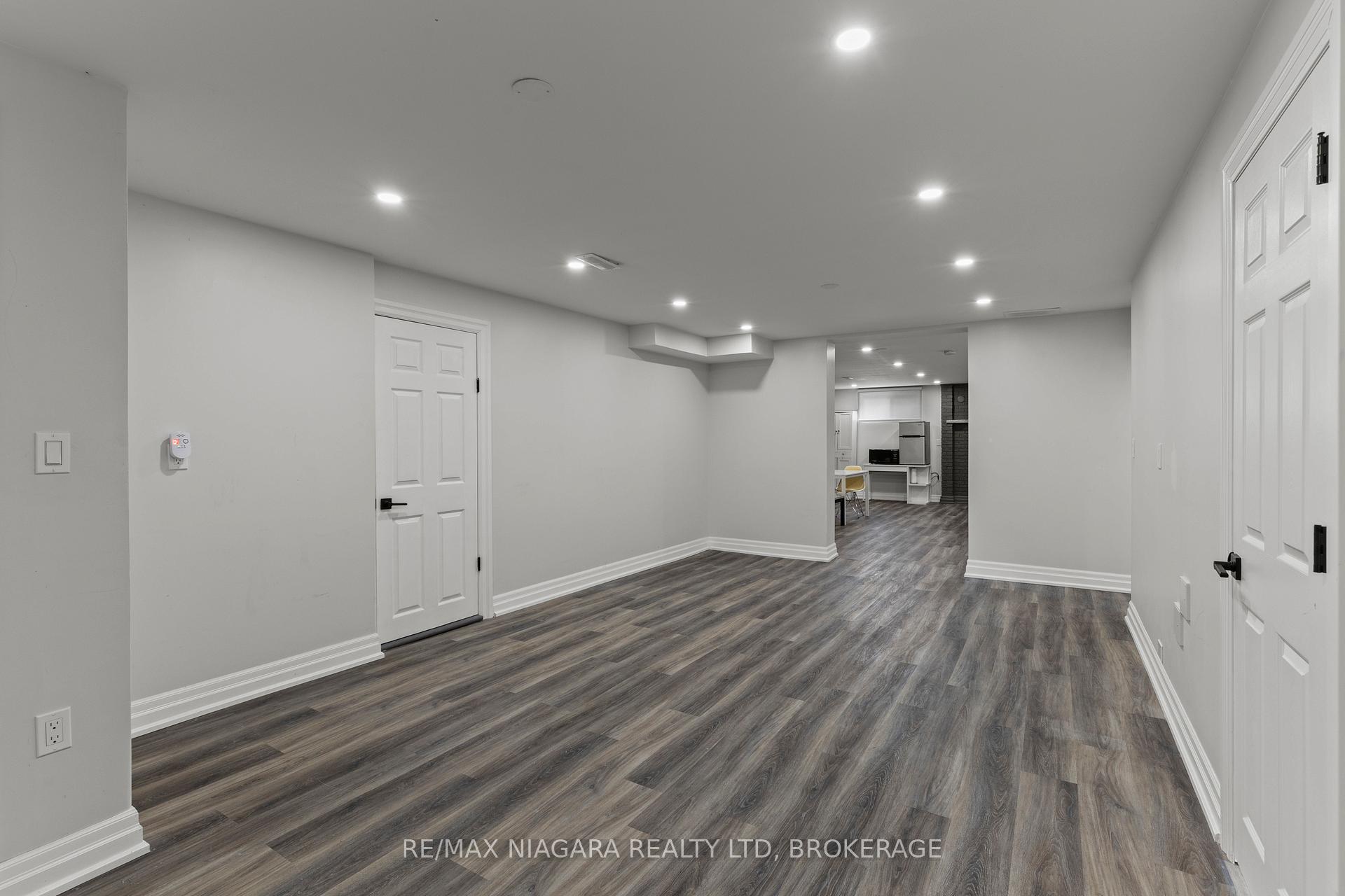 Photo 32 of 643 Vine Street, St. Catharines, Lakeshore — HOMEH