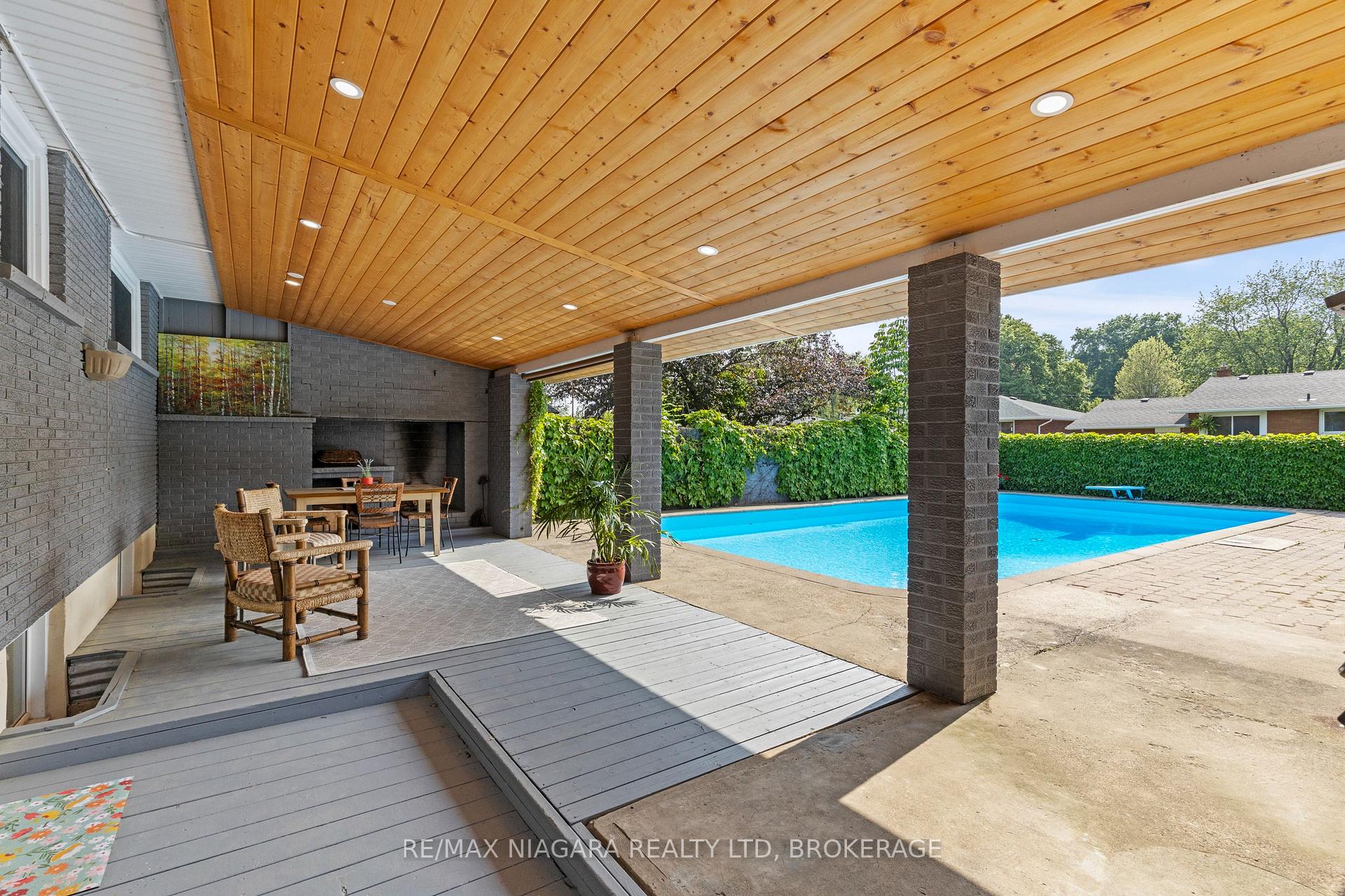 Photo 33 of 643 Vine Street, St. Catharines, Lakeshore — HOMEH