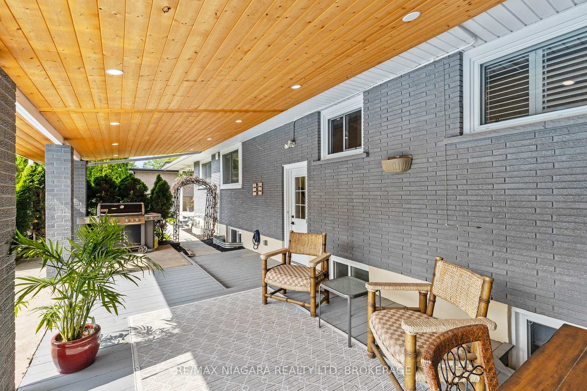 Photo 48 of 643 Vine Street, St. Catharines, Lakeshore — HOMEH