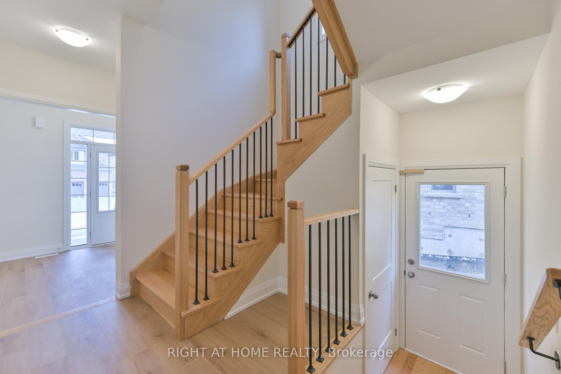 Photo 4 of 74 North Garden Boulevard, Scugog, Port Perry — HOMEH