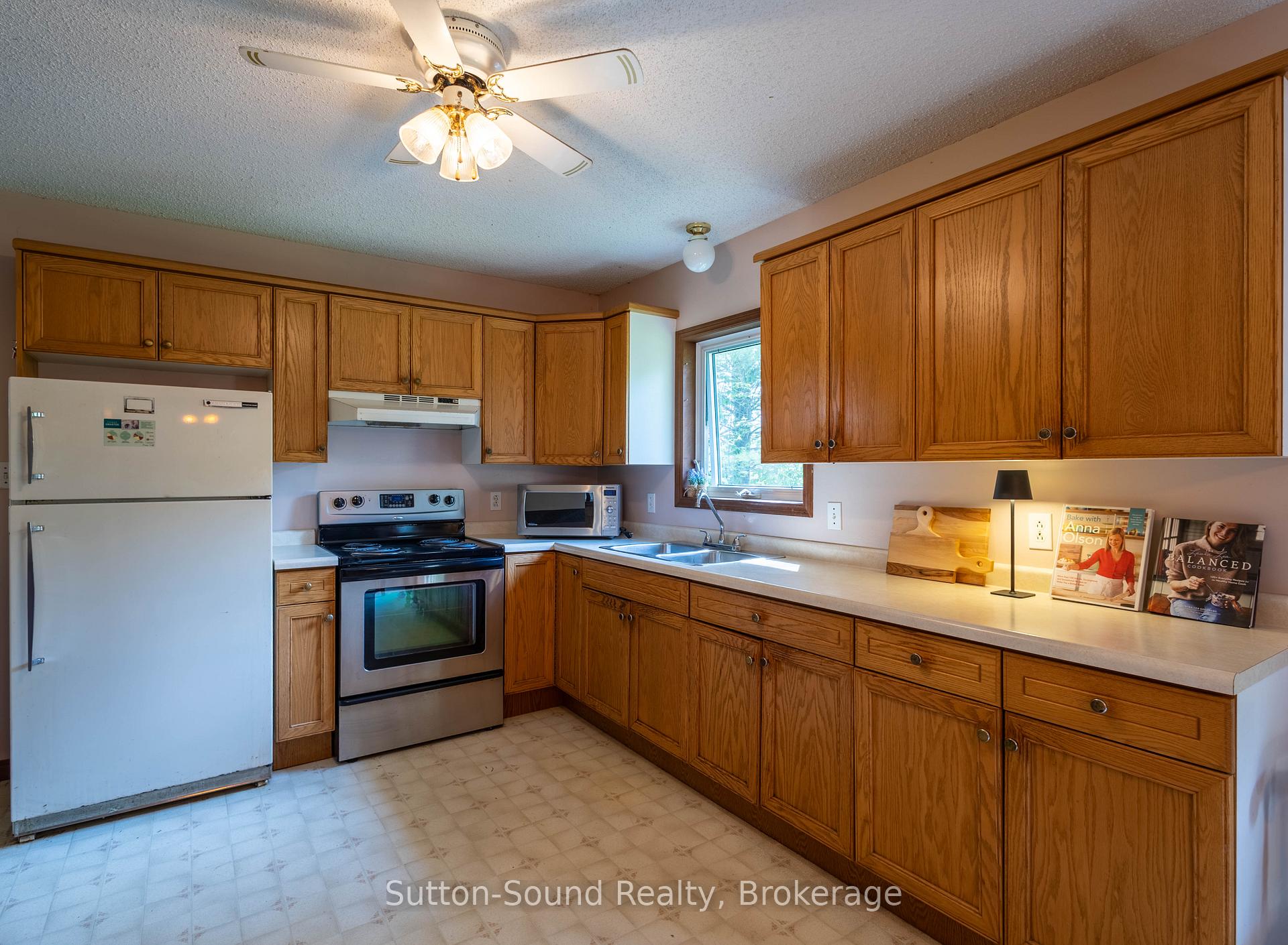 Photo 3 of 105331 10 Side Road, Meaford — HOMEH