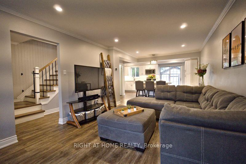 Photo 2 of 405 Fleetwood Drive, Oshawa, Eastdale — HOMEH
