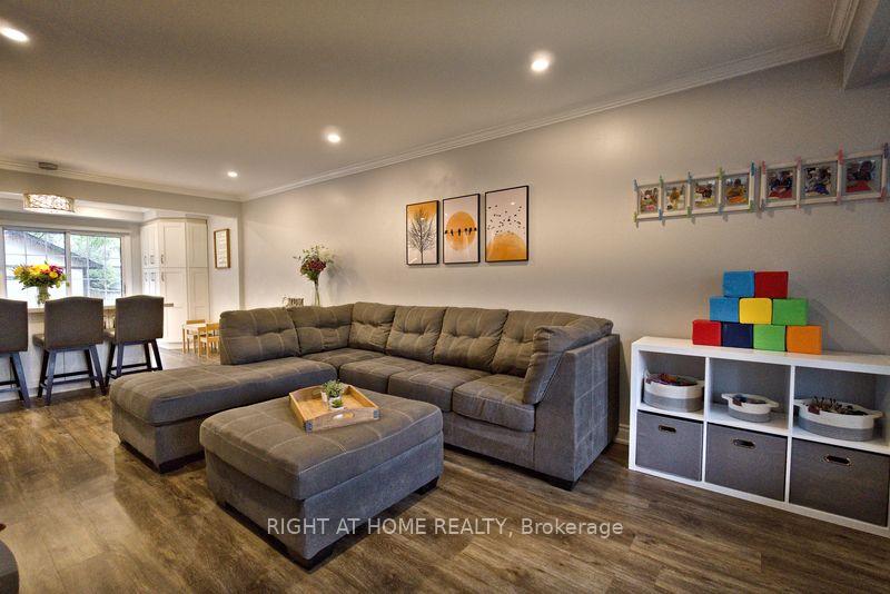 Photo 3 of 405 Fleetwood Drive, Oshawa, Eastdale — HOMEH