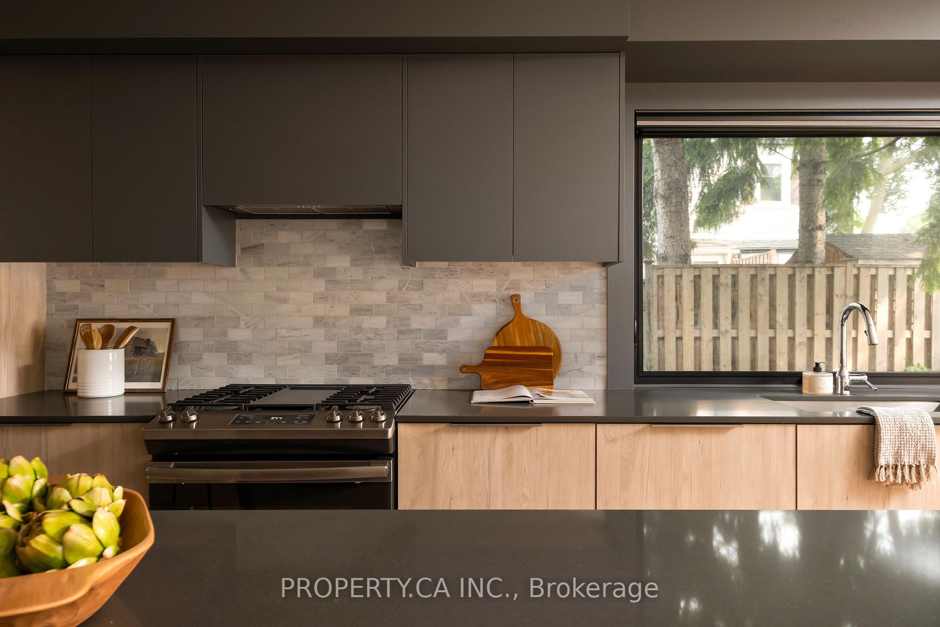 Photo 11 of 112 Billings Avenue, Toronto, Greenwood-Coxwell — HOMEH