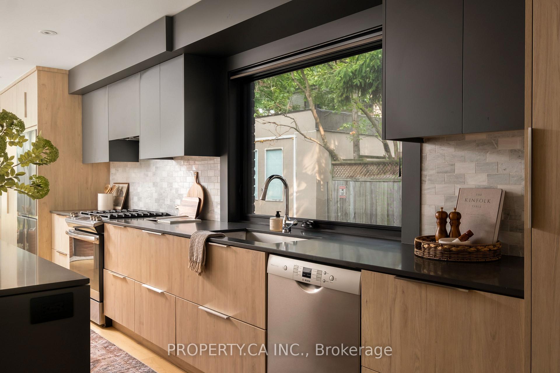 Photo 6 of 112 Billings Avenue, Toronto, Greenwood-Coxwell — HOMEH