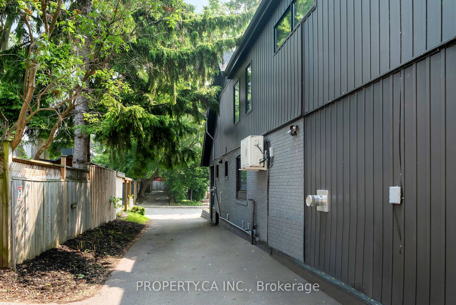 Photo 44 of 112 Billings Avenue, Toronto, Greenwood-Coxwell — HOMEH