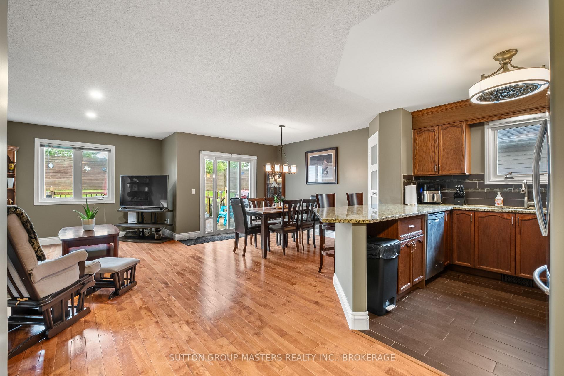 Photo 4 of 377 Boxwood Street, Kingston, South of Taylor-Kidd Blvd — HOMEH