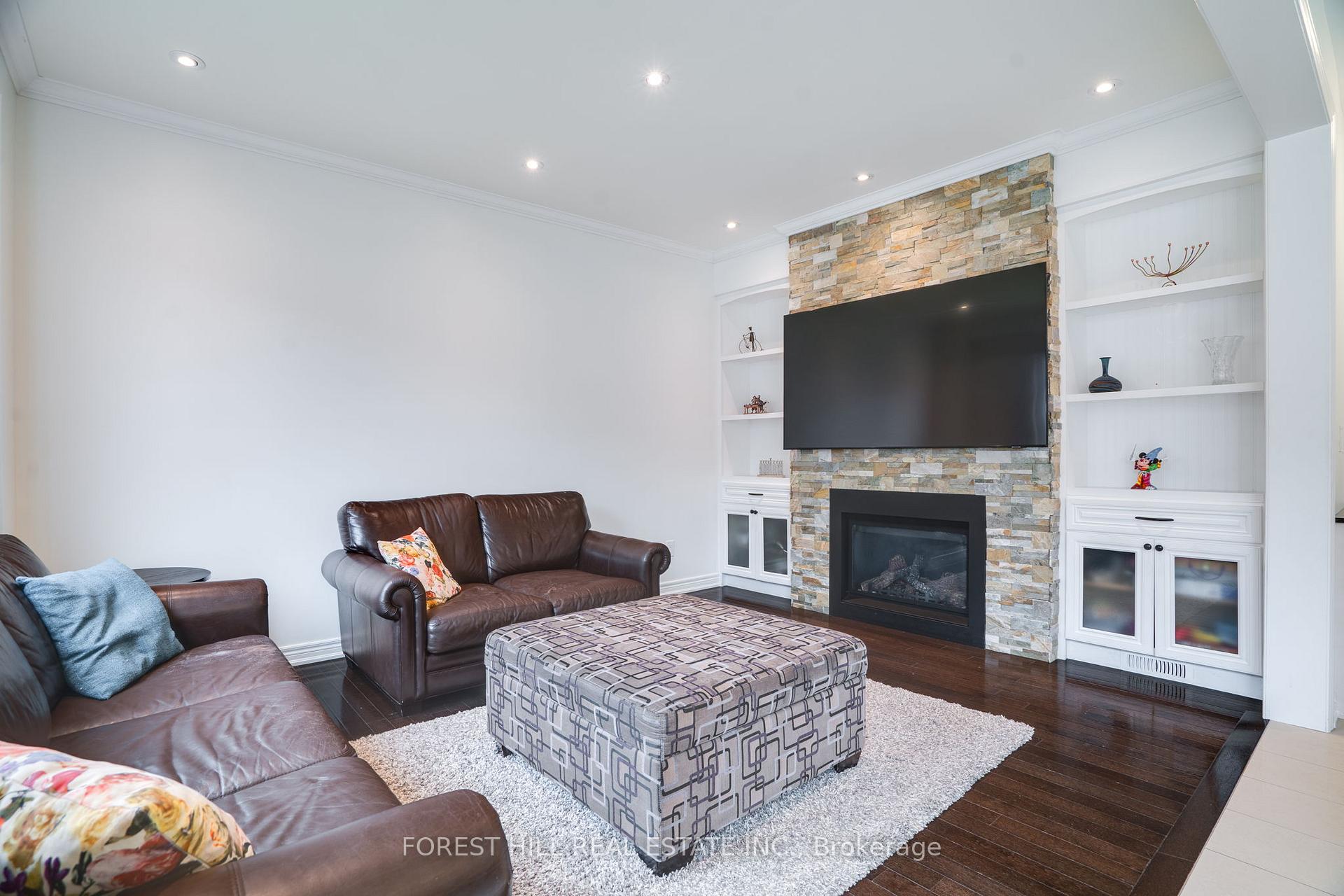 Photo 8 of 127 Rumsey Road, Vaughan, Patterson — HOMEH