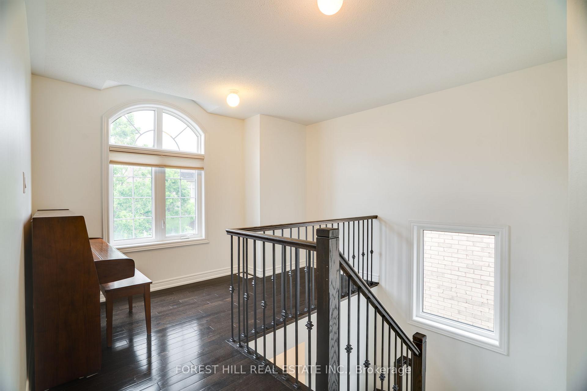 Photo 5 of 127 Rumsey Road, Vaughan, Patterson — HOMEH