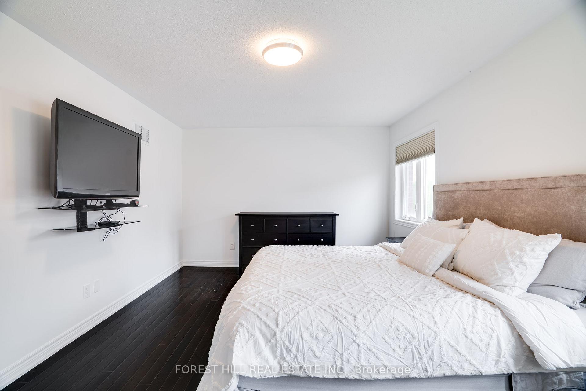 Photo 7 of 127 Rumsey Road, Vaughan, Patterson — HOMEH