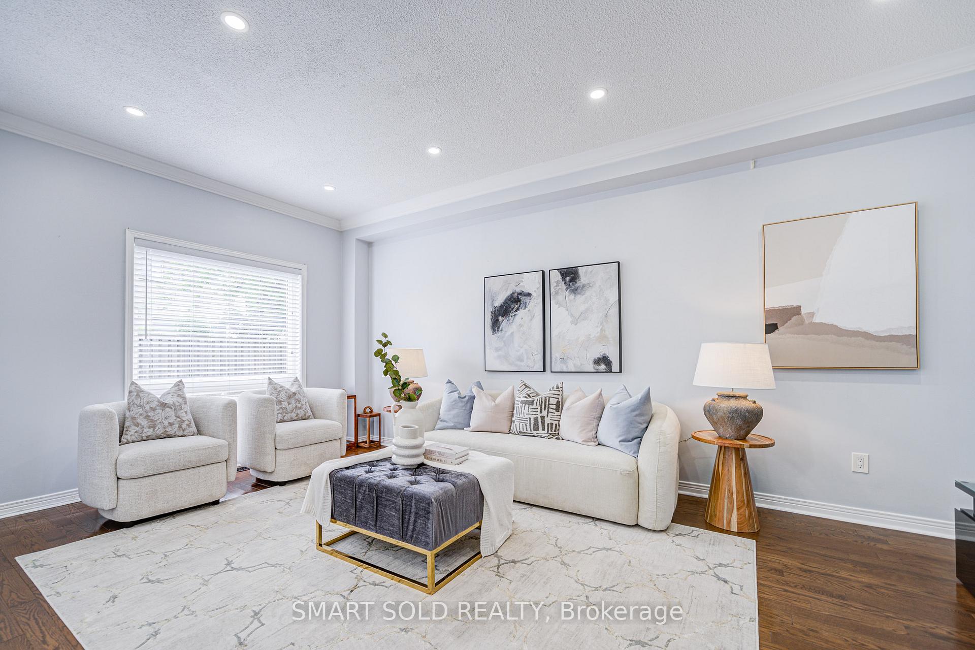 Photo 5 of 51 Houndsbrook Crescent, Markham, Markville — HOMEH