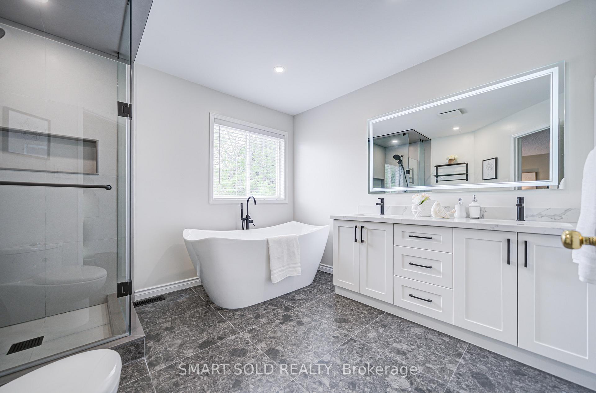 Photo 25 of 51 Houndsbrook Crescent, Markham, Markville — HOMEH