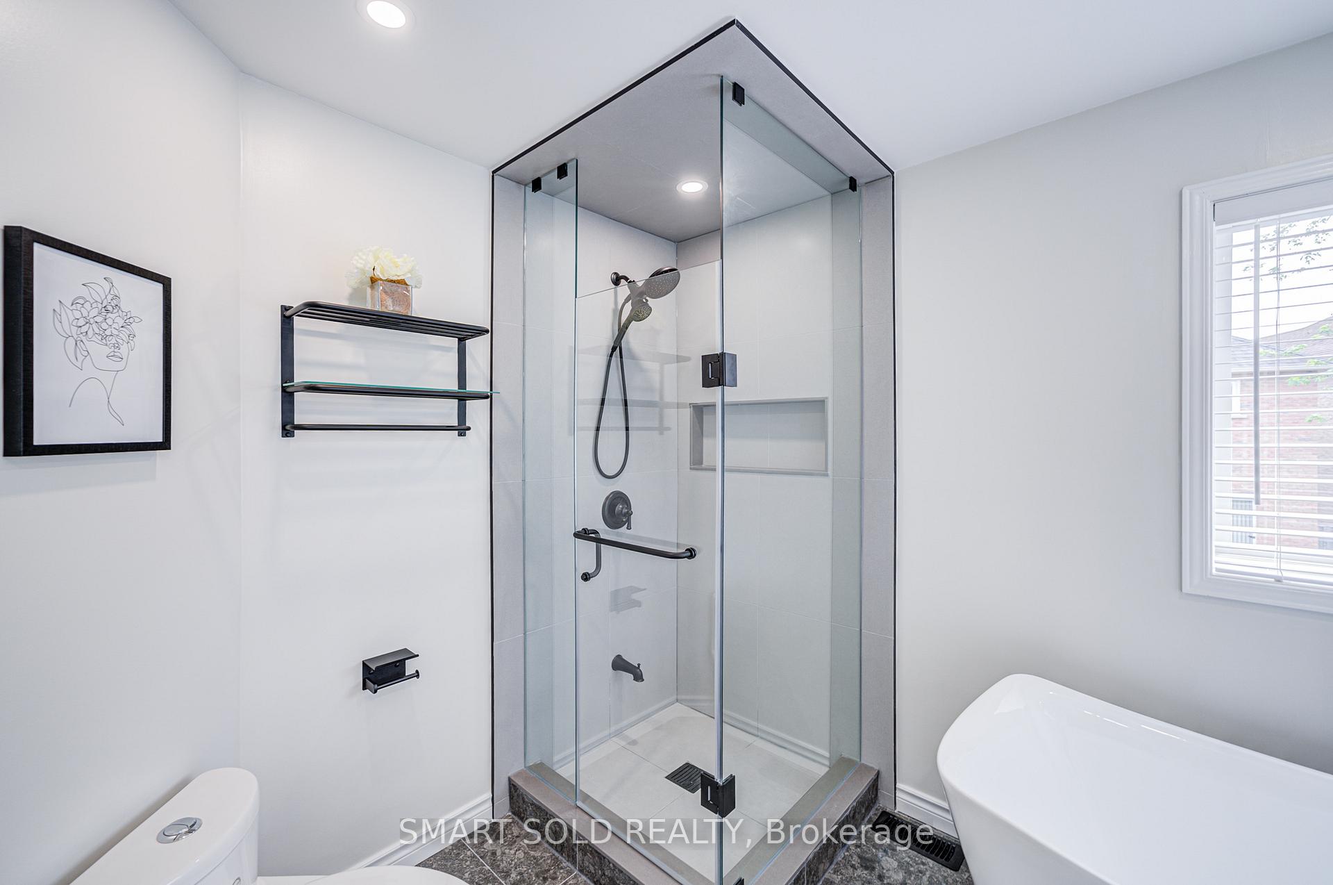 Photo 13 of 51 Houndsbrook Crescent, Markham, Markville — HOMEH