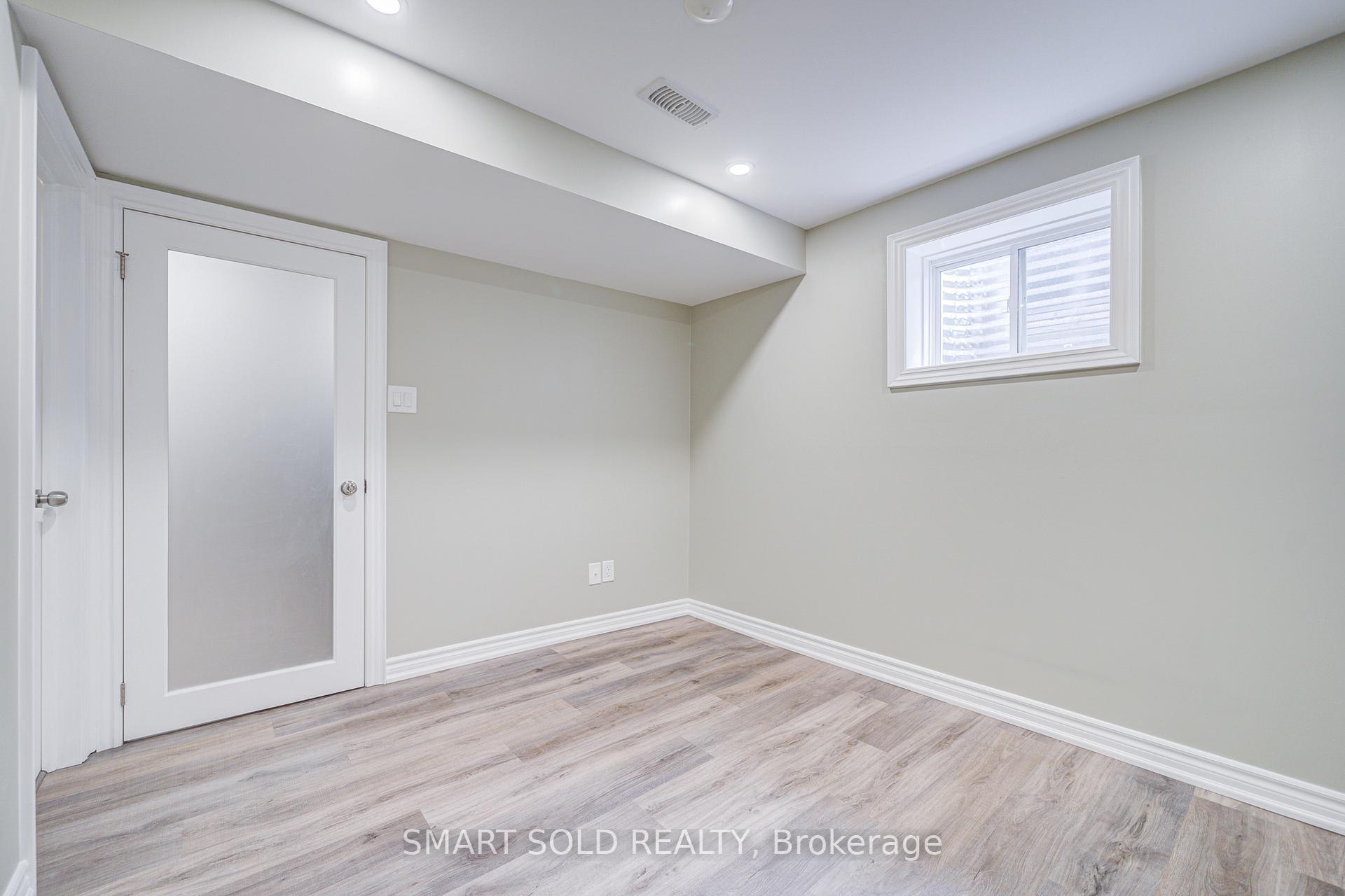 Photo 40 of 51 Houndsbrook Crescent, Markham, Markville — HOMEH