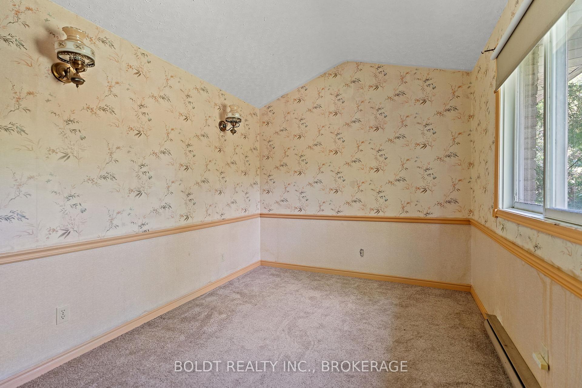 Photo 10 of 1842 Third Street, St. Catharines, Rural Fourth — HOMEH