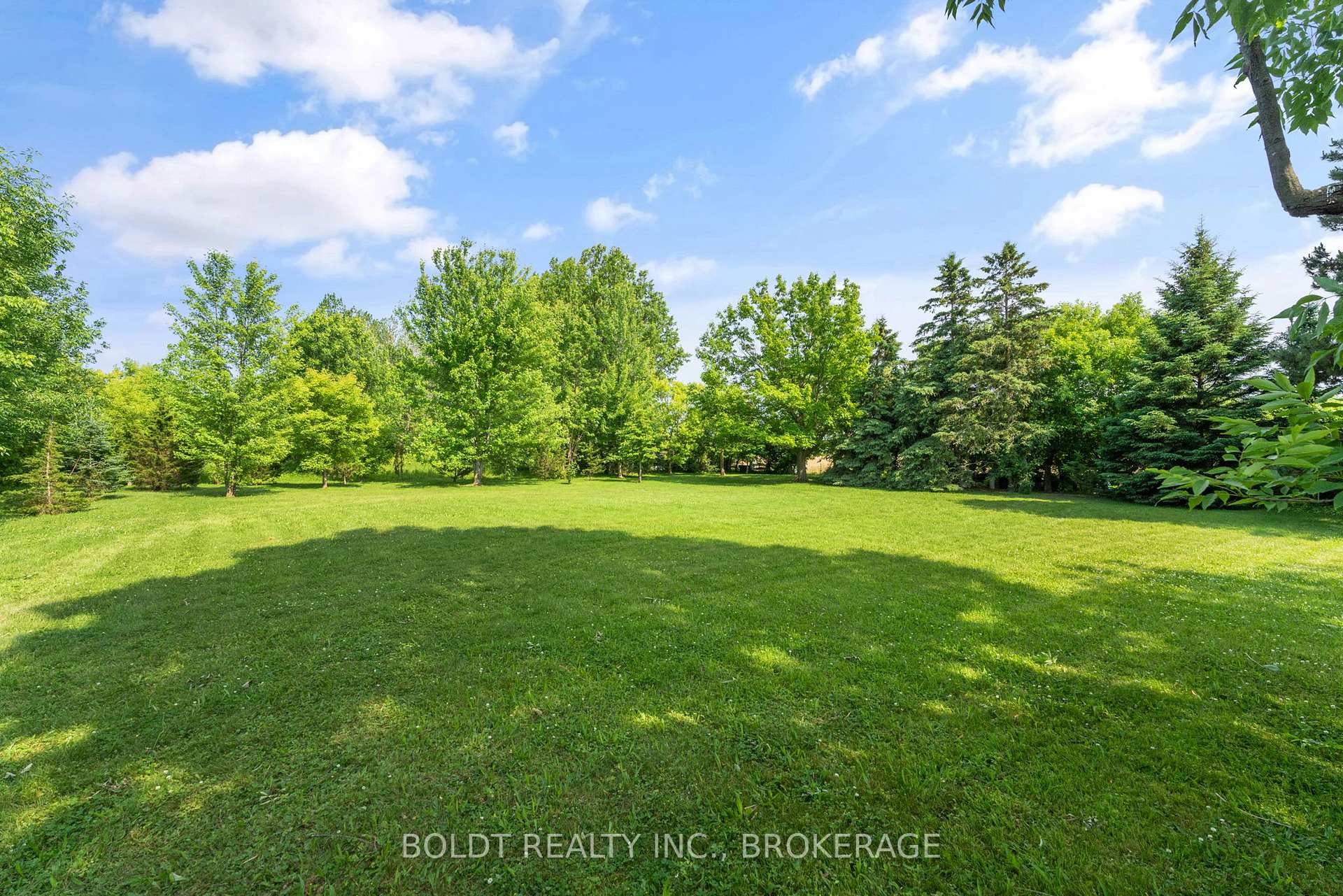 Photo 6 of 1842 Third Street, St. Catharines, Rural Fourth — HOMEH