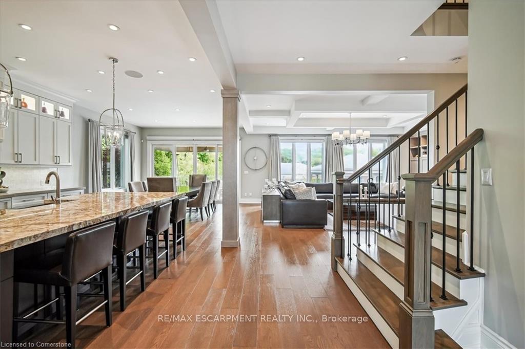 Photo 6 of 30 Parkmanor Drive, Hamilton, Stoney Creek — HOMEH