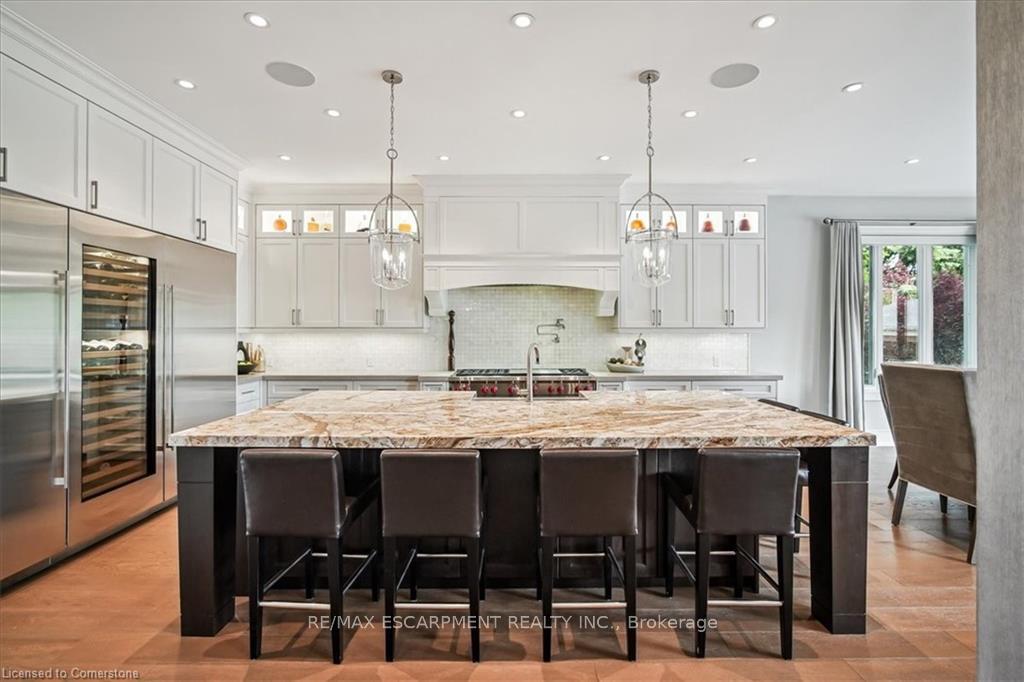 Photo 10 of 30 Parkmanor Drive, Hamilton, Stoney Creek — HOMEH