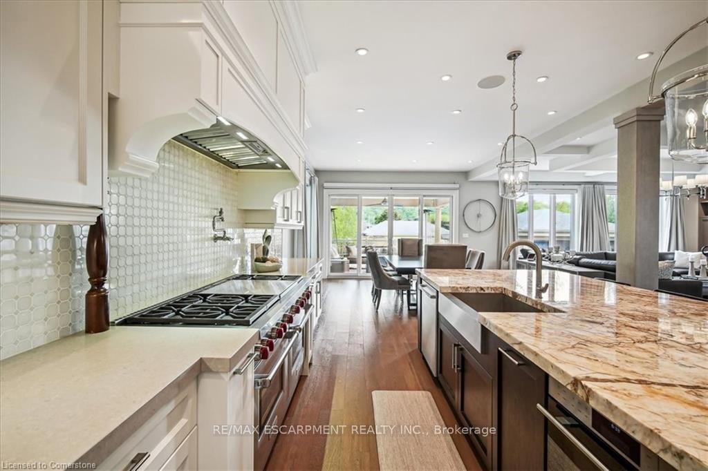 Photo 9 of 30 Parkmanor Drive, Hamilton, Stoney Creek — HOMEH