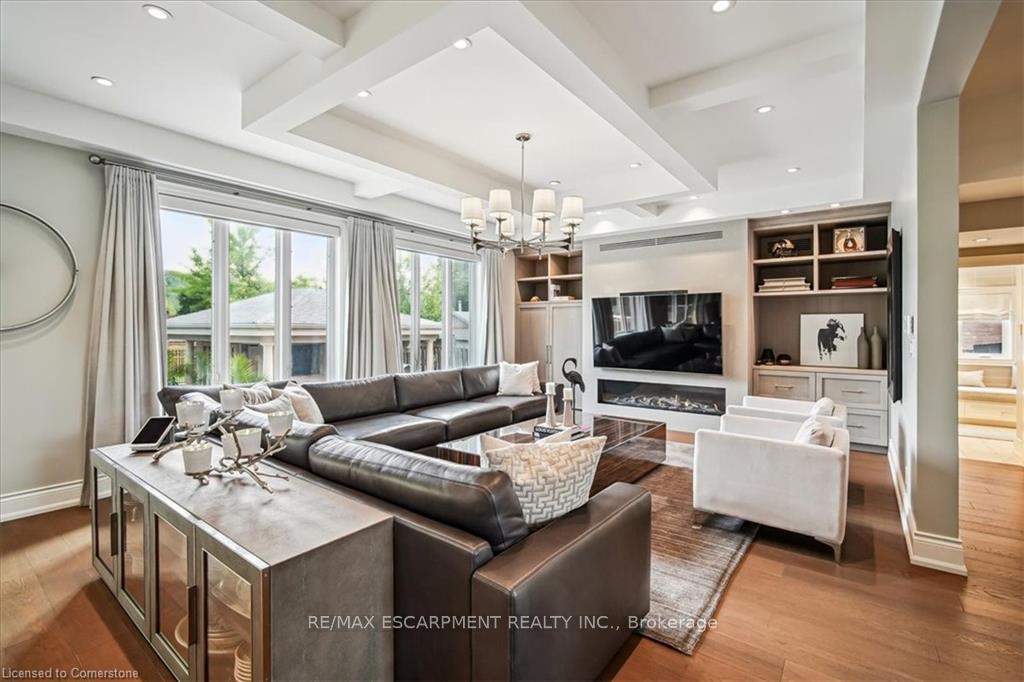 Photo 12 of 30 Parkmanor Drive, Hamilton, Stoney Creek — HOMEH