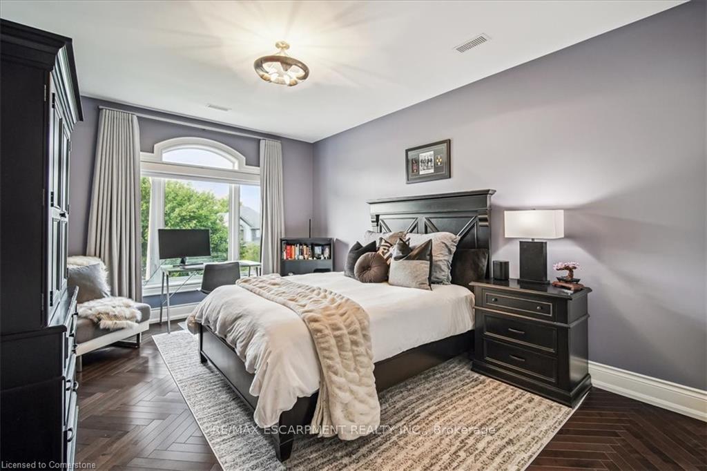 Photo 28 of 30 Parkmanor Drive, Hamilton, Stoney Creek — HOMEH