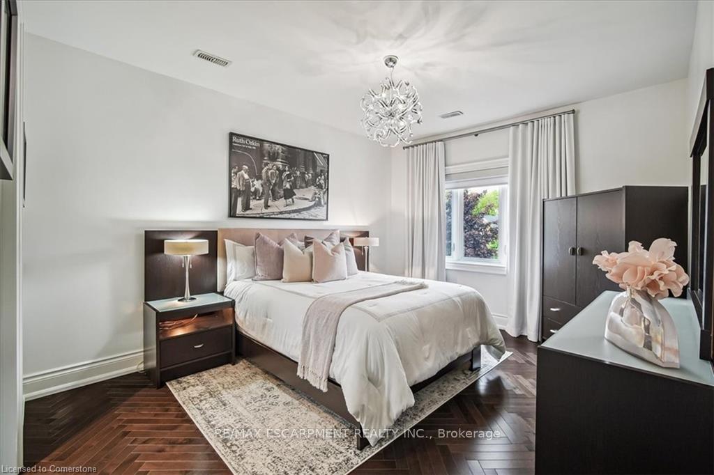 Photo 26 of 30 Parkmanor Drive, Hamilton, Stoney Creek — HOMEH